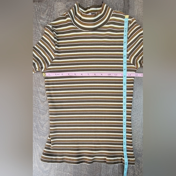 90s Striped Ruffled Moc Turtleneck Tee Womens L Brown Cream Green Ribbed Stretch - Picture 8 of 12